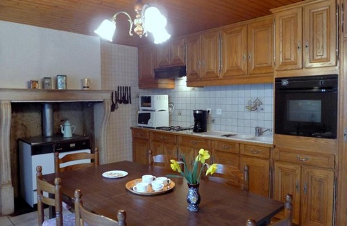 Cusey House | Gîte authentique avec jardin clos, climatisation, animaux acceptés, proche Dijon et Langres - FR-1-611-5