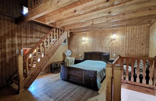 Lorlanges House | Gîte Authentique pour 2-3 Pers. avec Cour, Terrain et Pêche, à Proximité de Brioude et Blesle - FR-1-582-353