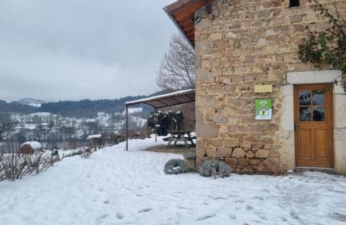 Les Salles House | Gîte avec cheminée, jardin et wifi aux Salles - FR-1-496-61