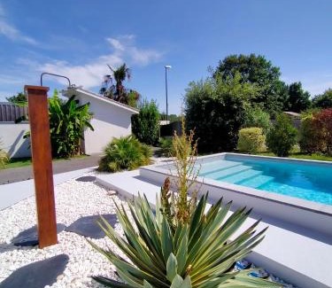 Brach House | Gîte avec piscine et espace bien-être partagés entre Bordeaux et Lacanau océan