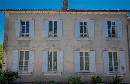 Bonnes House | Gîte Côté Rivière