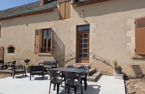 Beaulieu-sur-Loire House | Gîte chaleureux 4 pers, terrasse, proche Loire - FR-1-590-578