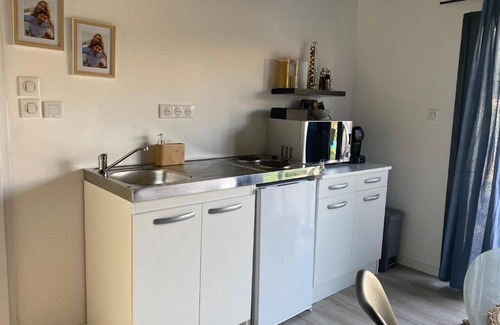 Le Mesnil-en-Vallee House | Gîte chaleureux avec jacuzzi