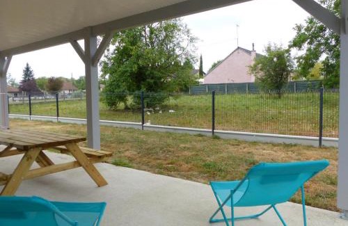 Saint-Remy-en-Rollat House | Gîte Champêtre Confort moderne avec Terrasse, Jardin Clos et Climatisation près de Vichy - FR-1-489-492