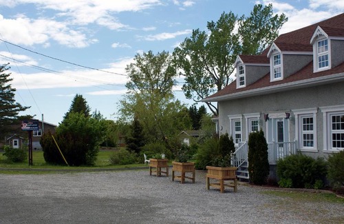 Le Bic Bed & Breakfast | Gîte Chez Rosemarie