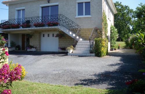 Lanquais House | Gîte CLIMATISE les althéas