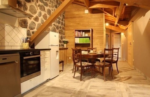 Solignac-sur-Loire House | Gîte confortable près de la Cascade de la Beaume avec terrasses et parking privatif - FR-1-582-30