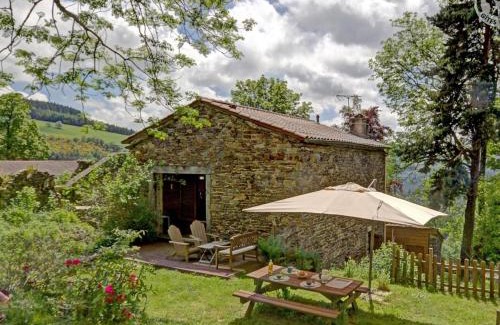 Rochetaillee House | Gîte confortable à Saint-Étienne, 2 chambres, terrasse, poêle à granulés, proche commodités - FR-1-496-38