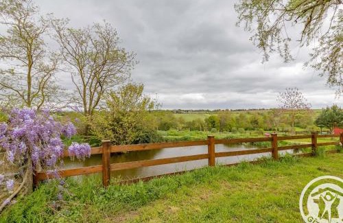 Montilliers House | Gîte confortable 2 chambres avec jardin, animaux admis, Wifi, parking - FR-1-622-80