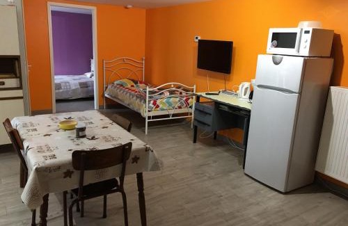 Ville-au-Val House | Gîte cosy à Ville-au-Val, proche Nancy et Metz, randonnées, 1 chambre, parking et terrain privé. - FR-1-584-111