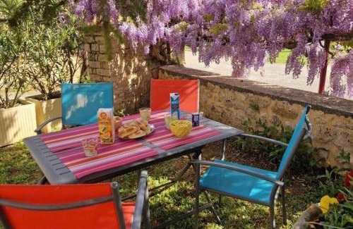 Cherveix-Cubas House | Gîte cosy 4 pers., terrasse, proche activités nature, WiFi, parking à Cherveix-Cubas - FR-1-616-392
