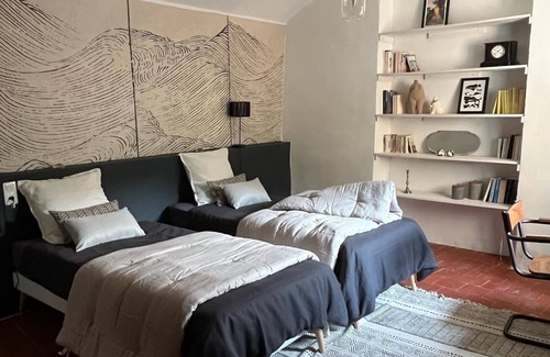 Saint-Jean-de-Valeriscle Bed & Breakfast | Gîte de Charme Dans un Château du Xiiie Siècle au Coeur D'un Village Médiéval