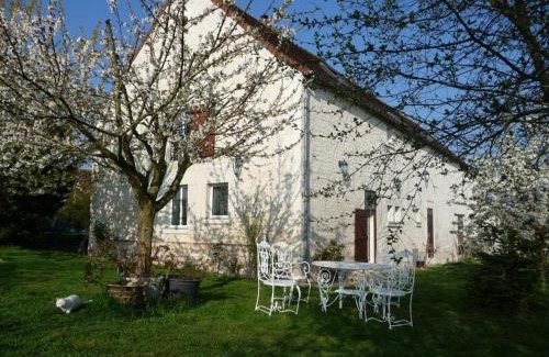 Civray-sur-Esves House | Gîte de charme avec piscine et sauna en Touraine, proche Châteaux de la Loire et Futuroscope - FR-1-381-323