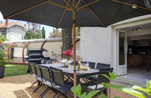 Montbrison House | Gîte de charme avec spa, sauna et jardin privatif à Montbrison - FR-1-496-309