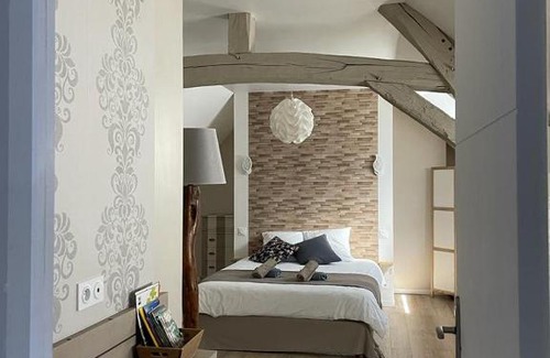 Pouille Apartment | Gîte de charme Le 14 La Bruyère. Chez Sophie.