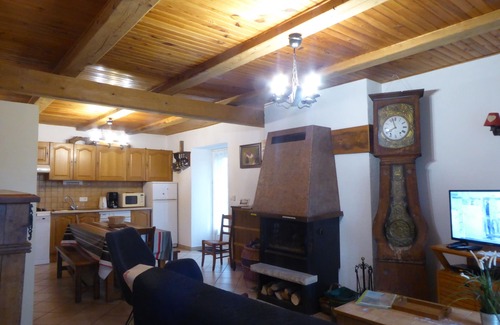Picherande Cottage | Gîte de Chez LU, 4-person gîte in the heart of nature