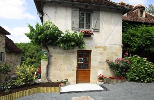 Curemonte Apartment | Gîte de France Gîte de la barbacane 3 épis - Gîte de France 5 personnes MAE-8884