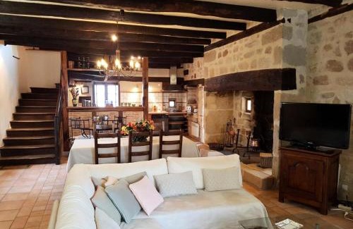 Curemonte Apartment | Gîte de France La maison de la halle 3 épis - Gîte de France 6 personnes MAE-0034