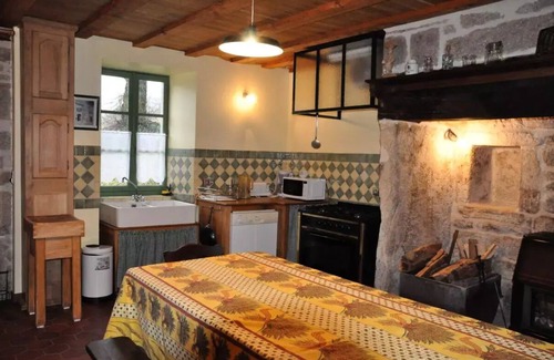 Chaumeil Villa | Gîte de France Les weasels 3 ears - Gîte de France 4 people