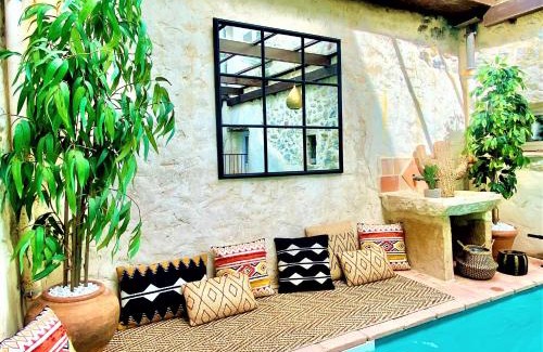 Vallon-Pont-d'Arc House | Gîte de groupe 15p-9ch OU 3 gîtes indépendants 5p-3ch - PATIO et PISCINE INTERIEURE CHAUFFEE TOUTE L'ANNEE