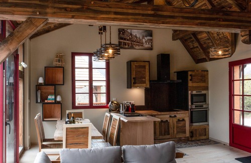 La Bussiere-sur-Ouche Cabin | Gîte de L'hôtel-dieu, Mon Château en Bois en Bourgogne Avec SPA