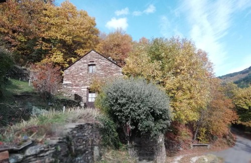 Saint-Frezal-de-Ventalon House | Gîte de la foun del pous