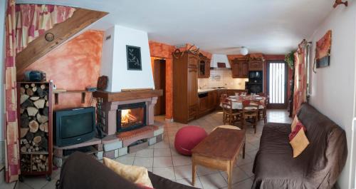 Le Clerjus House | Gîte Des Prés Berthe