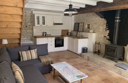 Chives Cottage | Gîte des Ruches, Peaceful & Homely 1 bedroom Gîte with pool