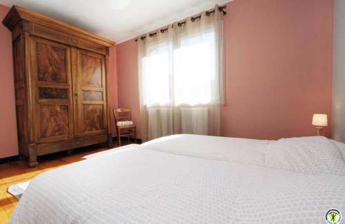 Barsac Bed & Breakfast | Gîte Des Vignes sleeps 6.