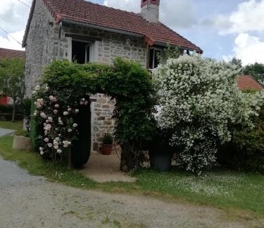 Thauron House | Gîte du mont de transet