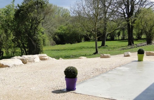 Saint-Martin-l'Ars House | Gîte du Pont de Maillé