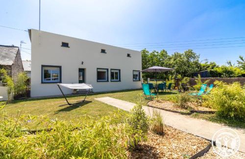 Angrie House | Gîte Ecrin de Verdure Jacuzzi et piscine
