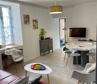 Monsireigne House | Gîte en bord de lac