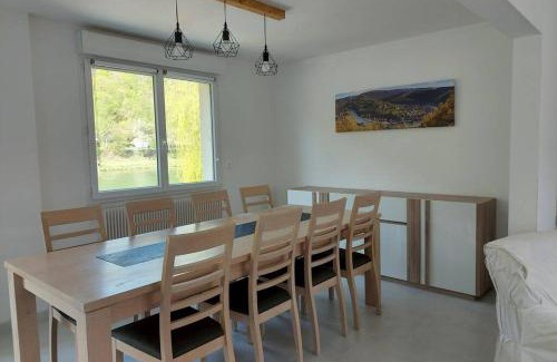 Montherme House | Gîte en bord de Meuse