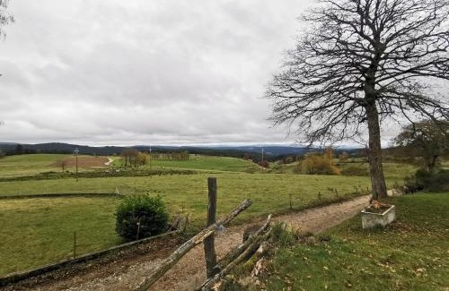Riotord House | Gîte Familial à Riotord avec Jardin et Aire de Jeux - FR-1-582-292