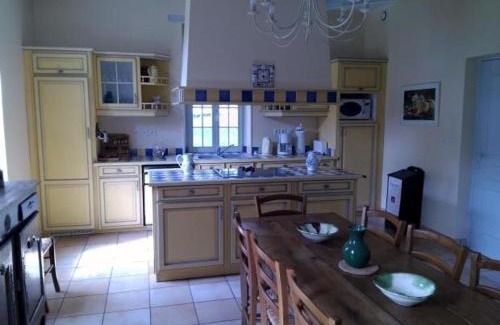 Dureil House | Gîte familial & authentique avec jardin arboré, entre Angers & Le Mans, idéal visites & détente - FR-1-410-208