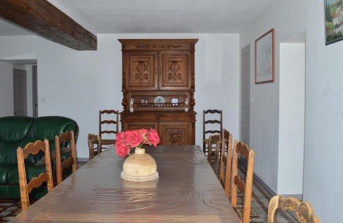 Montaiguet-en-Forez House | Gîte familial à Montaiguët-en-Forez avec terrasse, proche nature et ferme équestre - FR-1-489-371