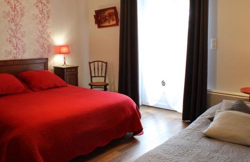 Cindre House | Gîte familial rénové à la campagne avec jardin, 4 chambres, proche loisirs et attractions - FR-1-489-61