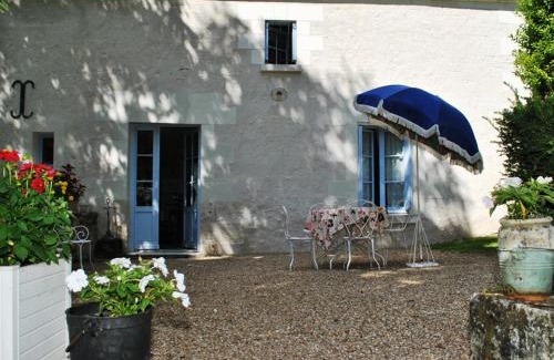 Blere House | Gîte familial spacieux avec jardin privé, proche châteaux et zoo, jeux pour enfants, billard et cheminée - FR-1-381-6