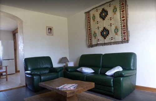 Saint-Pourcain-sur-Besbre House | Gîte du Monbaillon