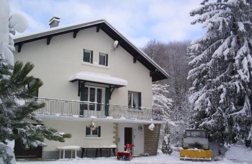 Bonlieu House | Gîte grande capacité au calme circuit Cascades du Hérisson