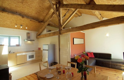 Saint-Leonard-de-Noblat Cottage | Gîte in Romefort near Lac de Vassiviere