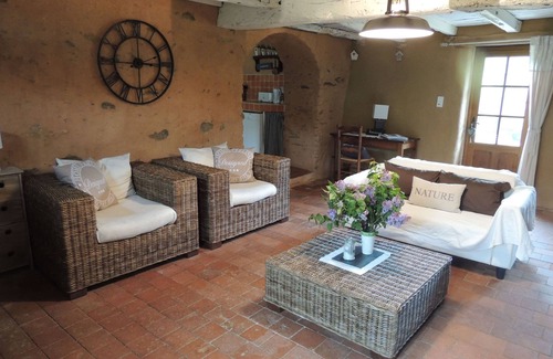 Sigournais House | Gîte Kierkegaard. Direct access to Lake Rochereau. Near Puy du Fou
