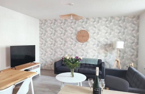 Pouillon House | Gîte L'Effervescence- Near Reims- Countryside- View of vineyards- Total renovation 2023