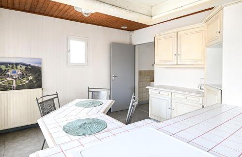 Hubert-Folie Apartment | Gîte La Bell'Angerie - Avec terrasse