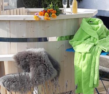 Les Fontenelles House | Gîte La petite maison horlogère jacuzzi & sauna , prêt de raquettes des neiges