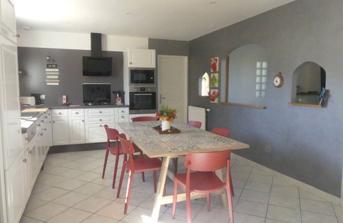 Brigne House | Gîte La pointe de diamant, Doué en Anjou. Pets welcome!