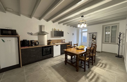 Quincerot House | Gîte Lecurie Dans un Petit Village en Bourgogne Avec ses Petits Commerces