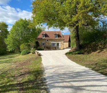 Tourtoirac House | Gîte Les Camélis