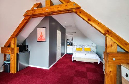 Le Donjon Bed & Breakfast | Gîte Les Grandes Menières proche du Pal